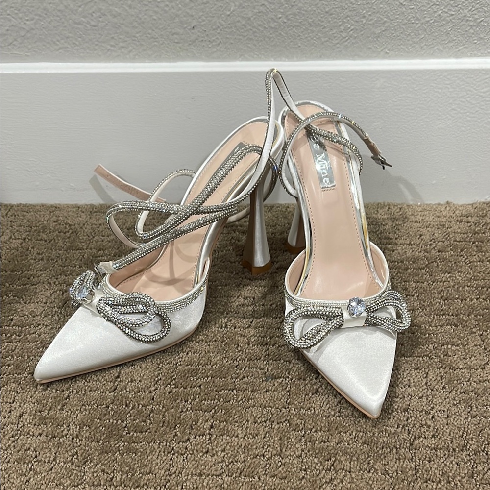 Be Mine Bridal Armela crystal bow heel shoes in ivory